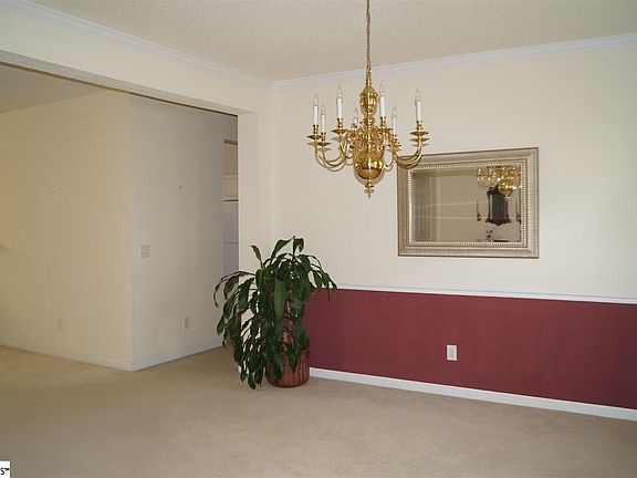 4th image of 7 Blossom Park Ct