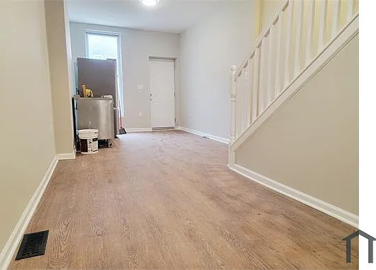 2504 Francis St — Photo 5