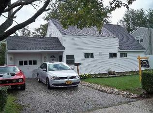 72 Polaris Dr, Levittown, NY 11756