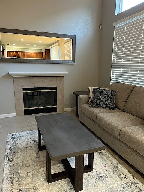 3 bed, 1667 sqft, $1,250 — Photo 1