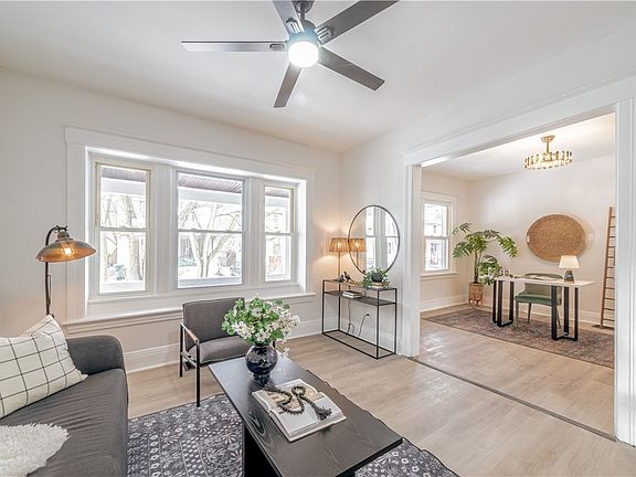 4th image of 461 Benton St