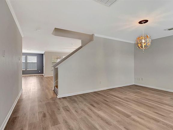 5th image of 3854 Clobourne Crossing Ln