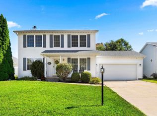 1956 Deer Ln, Washington, IL