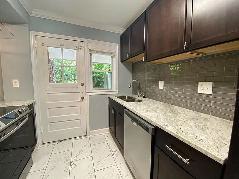 233 Kinsey Ct NE #B — Photo 22