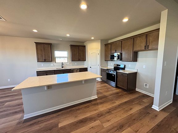 3rd image of 1492 Hamlet Ln