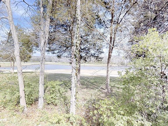 2nd image of 450 Flintlock Ct