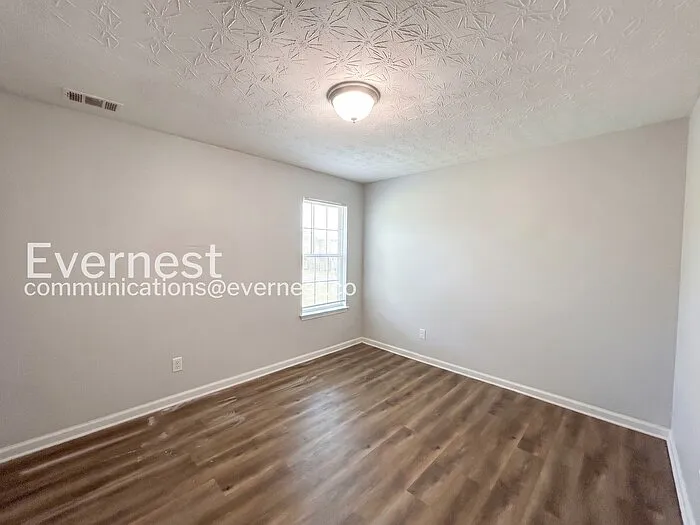435 Skif Pond Ct — Photo 12