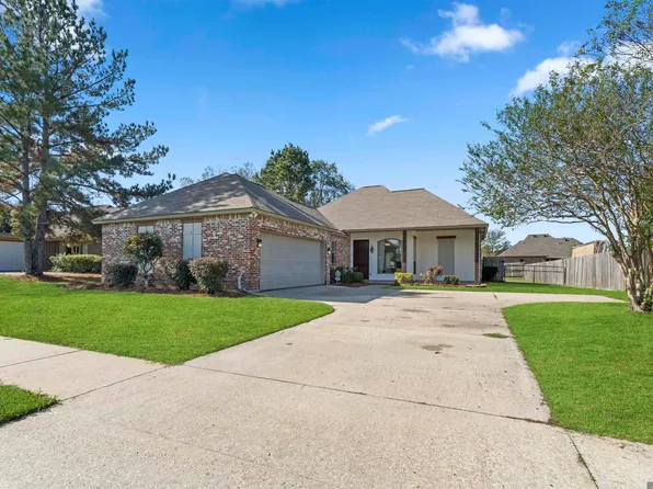 6353 Woodside Dr, Zachary, LA 70791