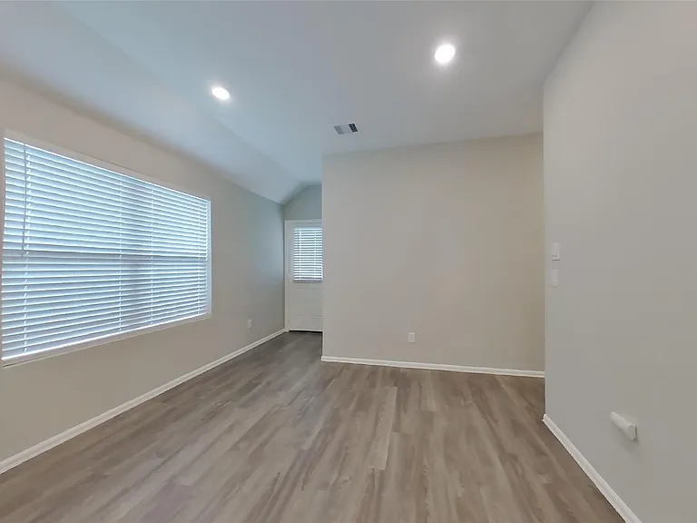 210 Pine Cavern Dr — Photo 5
