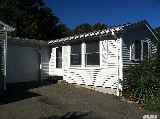 1st image of 205 Village Cir W