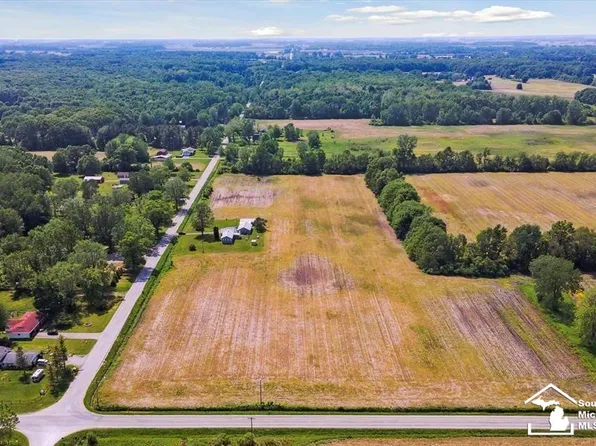 2 Lulu Rd, Petersburg, MI 49270