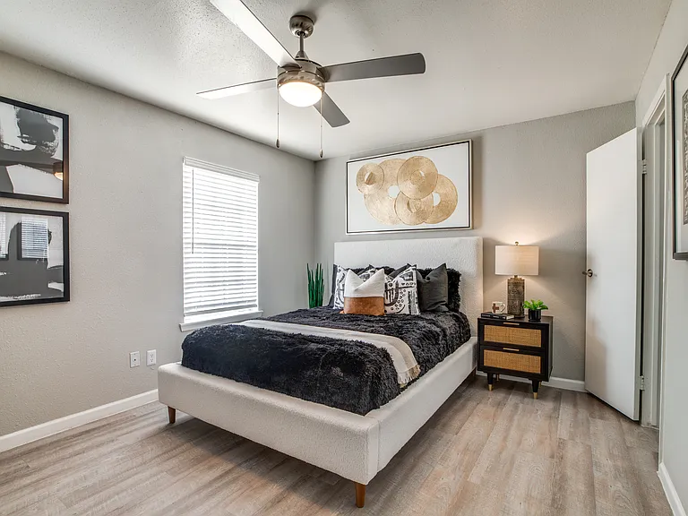 The Sutton Apartments — Photo 8