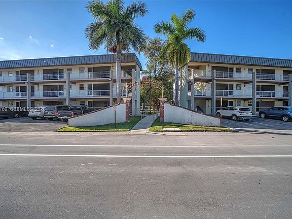 3rd image of 270 Layne Blvd APT 305