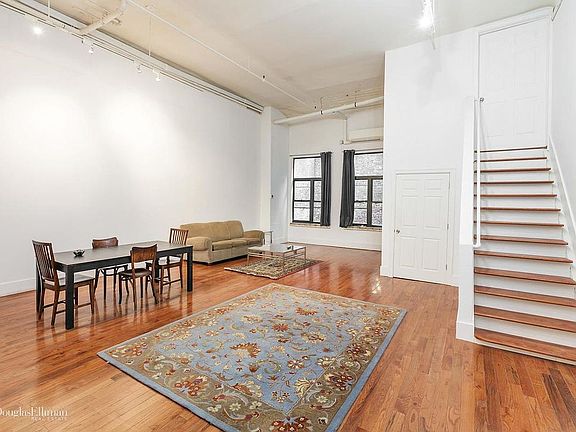 3rd image of 81 Murray St APT 1