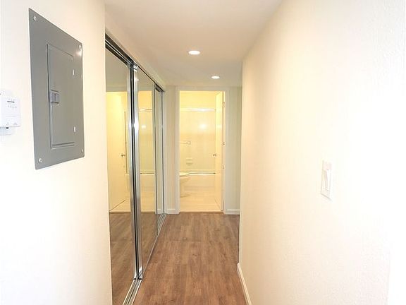 5th image of 1101 Village Dr Unit 1