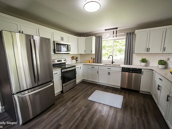 4th image of 500 Riverview Dr