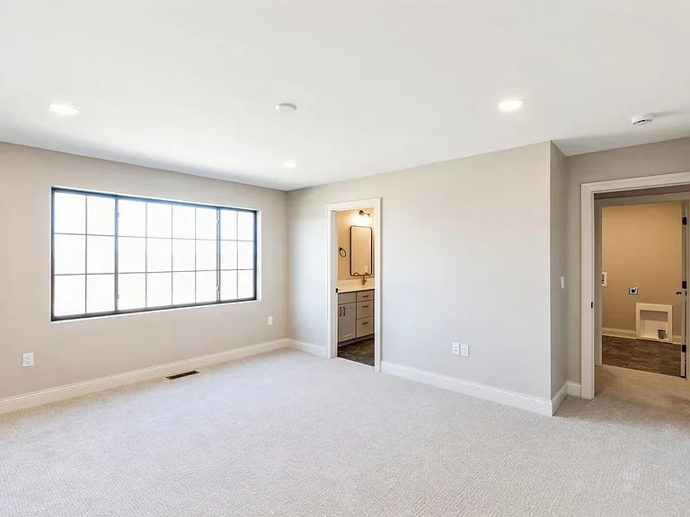 2103 Lacey Dr — Photo 11