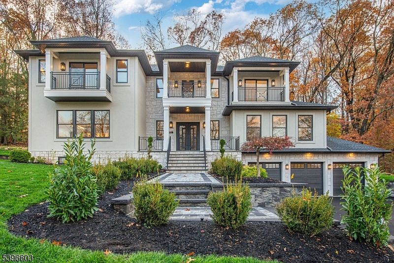 1st image of 24 Cliffside Dr