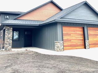 11606 Indian Beach Rd, Spicer, MN 56288