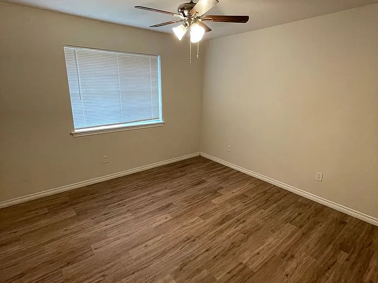 3760 Oldenburg Ln — Photo 4