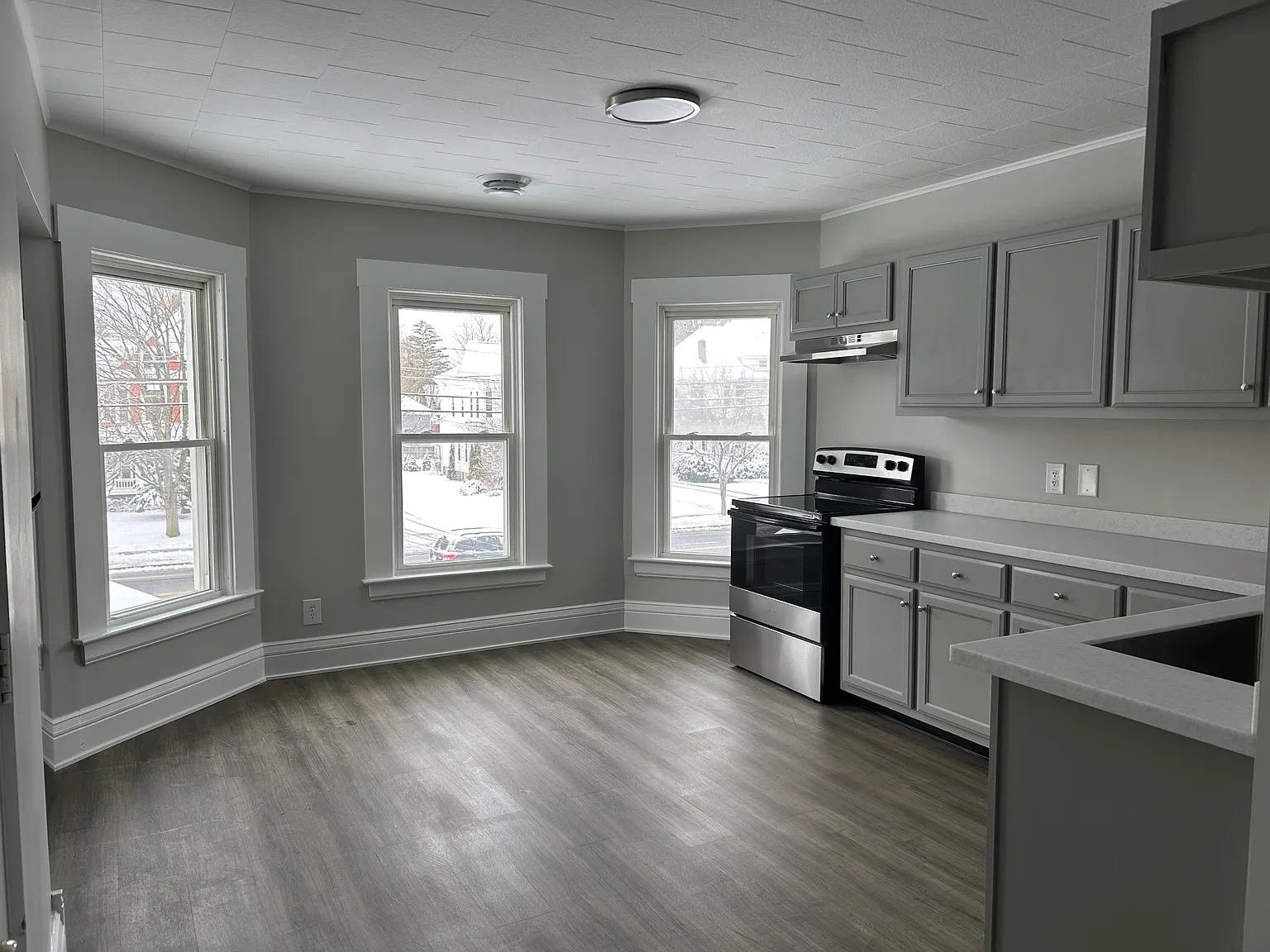 529 Main St - 2 — Photo 1