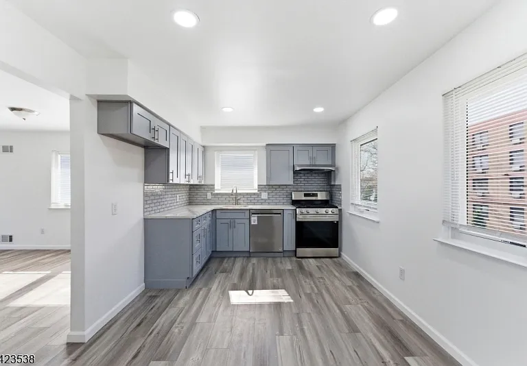 23 Renaissance Dr #2 — Photo 4