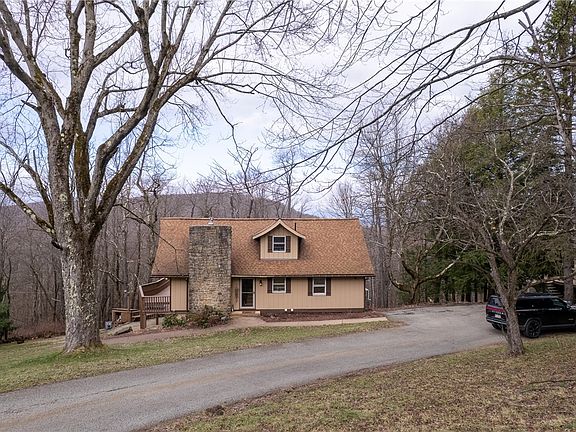 3rd image of 266 Alpine Heights Rd