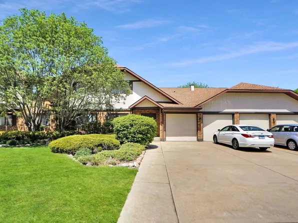 221 Walters Ln APT 2A, Itasca, IL 60143