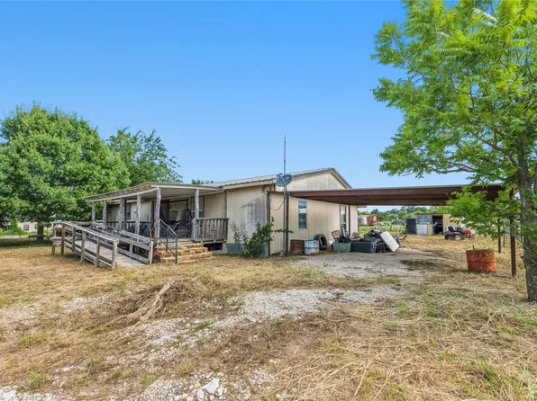 402 E Sherman St, Mullin, TX 76864