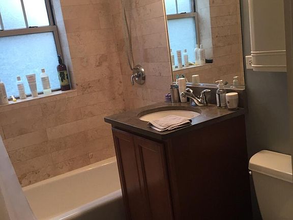 4th image of 1851 W Cornelia Ave #1N