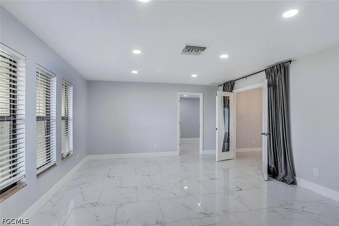 3 bed, 2.0 bath, 1719 sqft, $2,900 — Photo 4