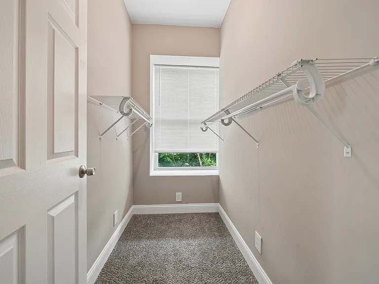 5647 Vernon Ave — Photo 16