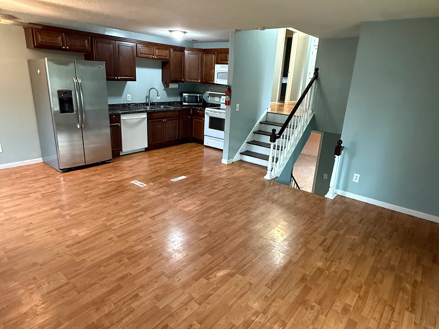 3 bed, 1467 sqft, $2,200 — Photo 4