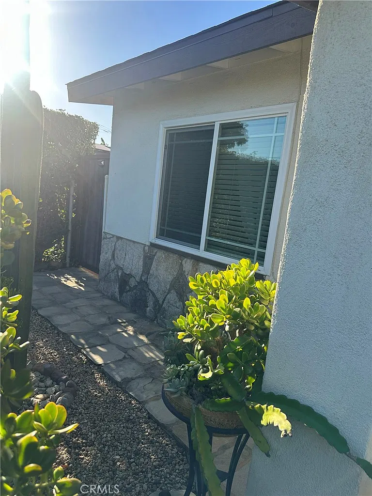 1 bed, 600 sqft, $1,350 — Photo 2