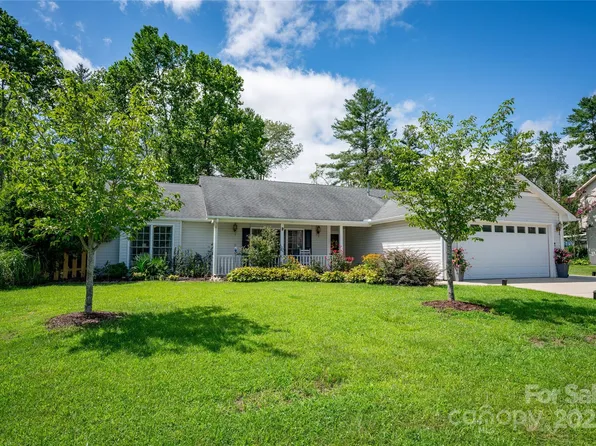 60 Southchase Dr, Fletcher, NC 28732