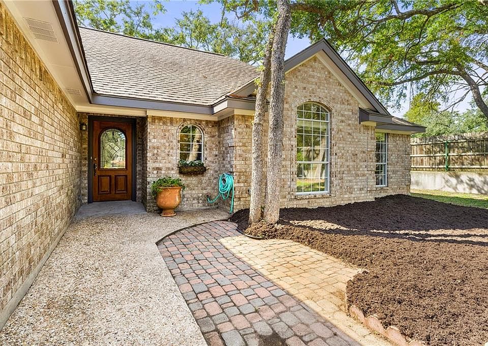 1st image of 809 Dewberry Dr