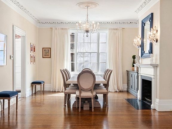 5th image of 41 Chestnut St