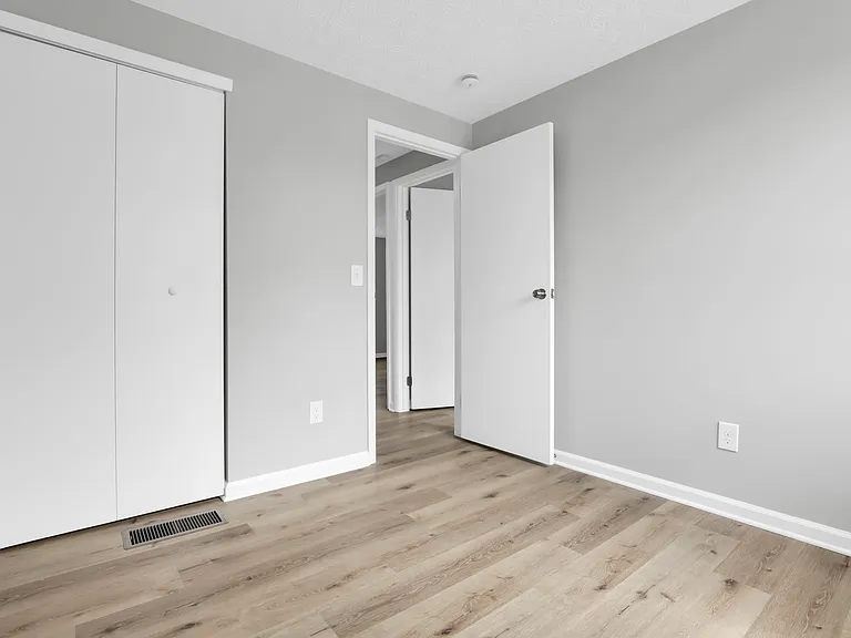 8906 Lakefield Ct — Photo 25