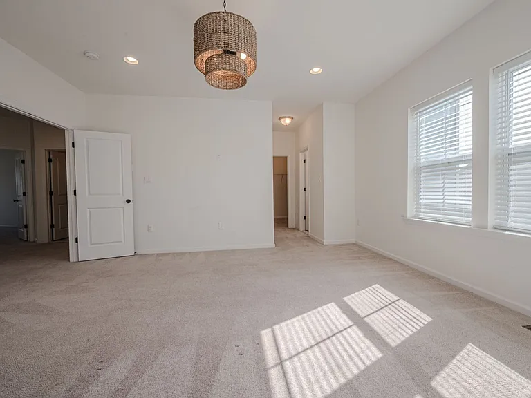 1607 Crane Ln — Photo 15