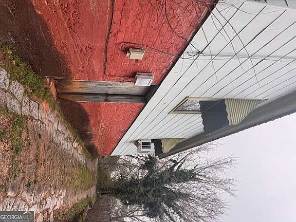 2nd image of 147 S Poplar St