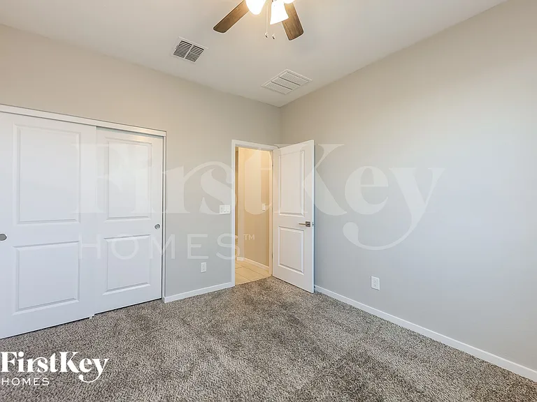 10129 W Southgate Ave — Photo 13