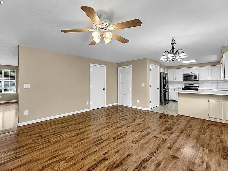 1320 NW Maple Ln #A — Photo 7