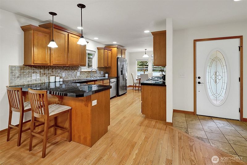 3rd image of 23 Granite Circle