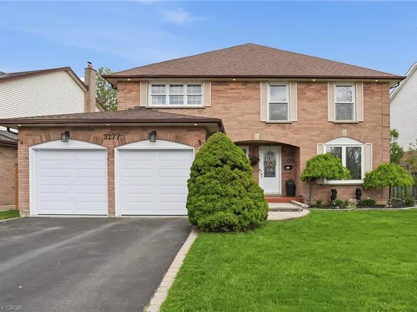3277 Folkway Dr, Burlington, ON L7M 3J2