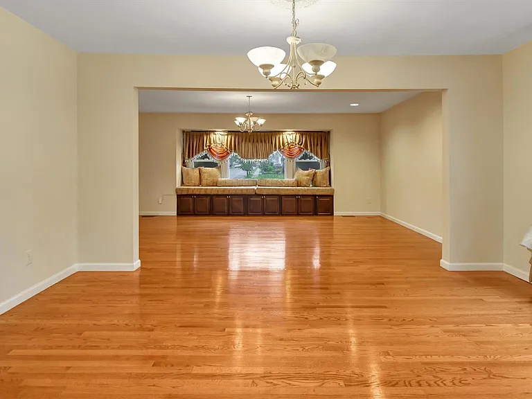 47 Carriage Rd — Photo 13
