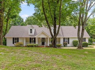 152 Ridgeway Cir, Ringgold, GA 30736