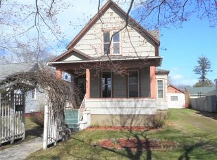 417 S 7th St, Escanaba, MI 49829