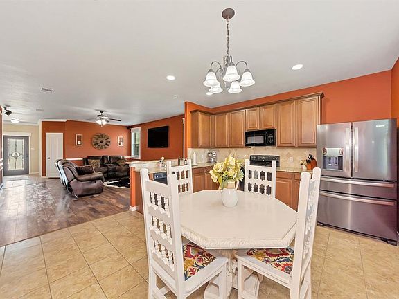3rd image of 139 Kincaid Dr