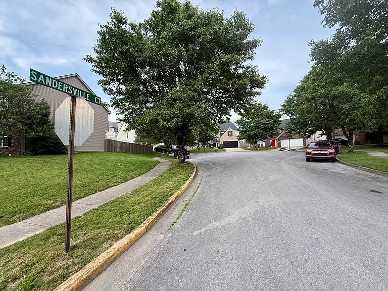 404 Sandersville Ct — Photo 30