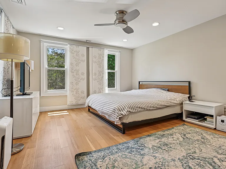 63 E Cedar St — Photo 16